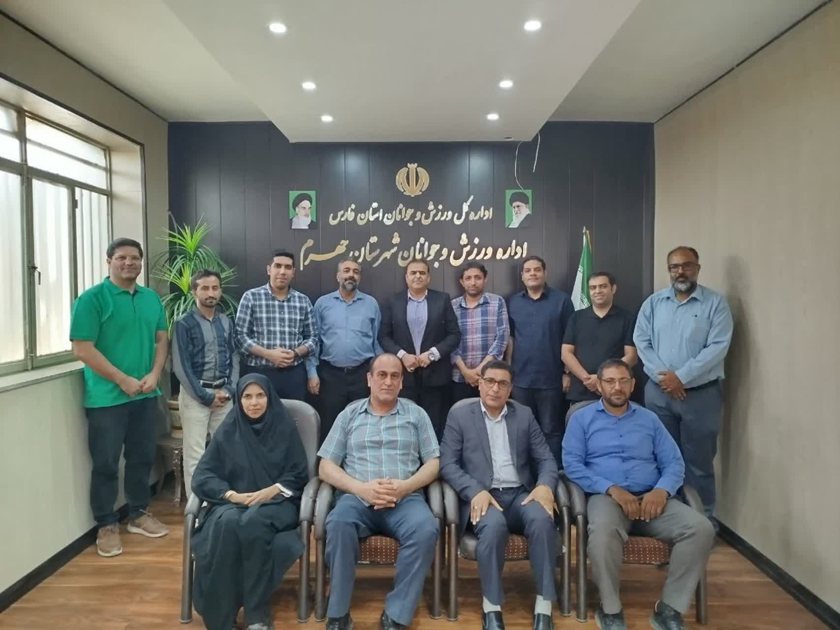 برخی افراد مغرضانه اخبار غیرواقعی را در اختیار رسانه ها قرار می دهند